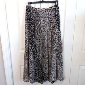 Elegant Vintage Black and White Floral Women's Skirt Maxi
